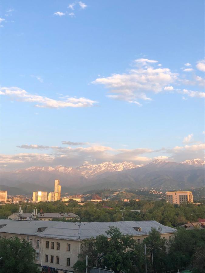 Apart 13 Almaty Luaran gambar