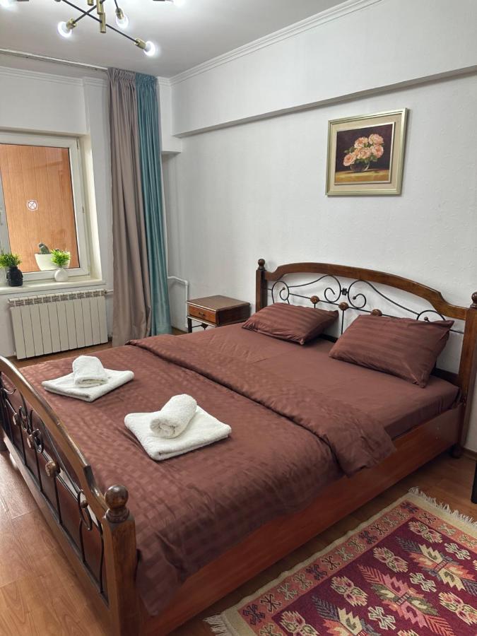 Apart 13 Almaty Luaran gambar