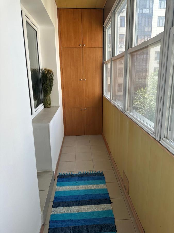 Apart 13 Almaty Luaran gambar